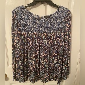 Lucky Brand 🍀 multi paisley print smocked keyhole back top blouse Size Medium